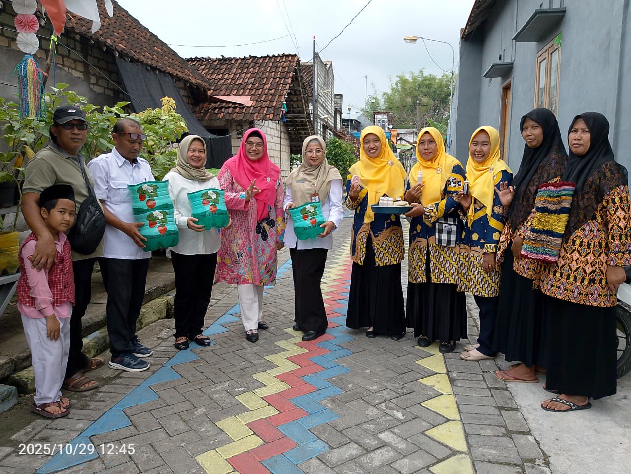 Replikasi Gresik Kawasan Merdeka Sampah dan FGD Pengelolaan Sampah di Desa Kisik